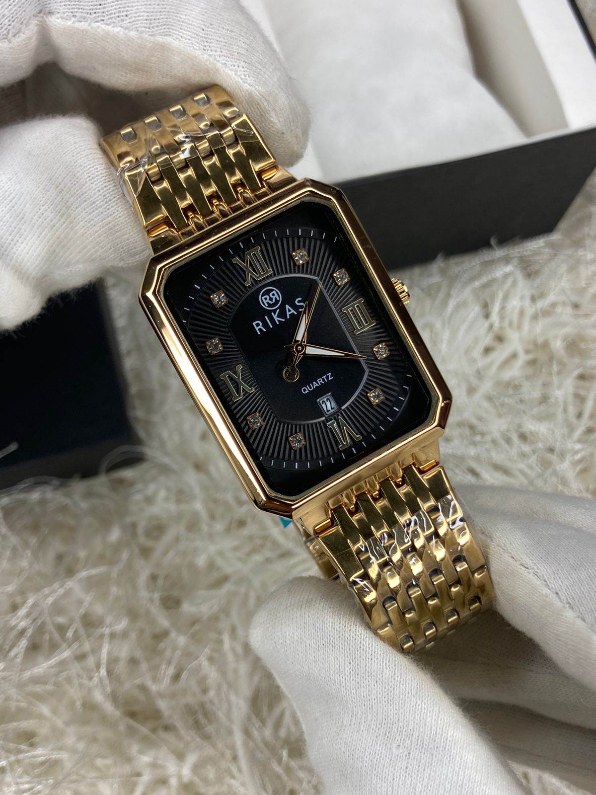 Rikas Date Working (Golden Black)